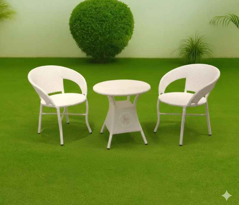 D12 Table 1+2 chairs