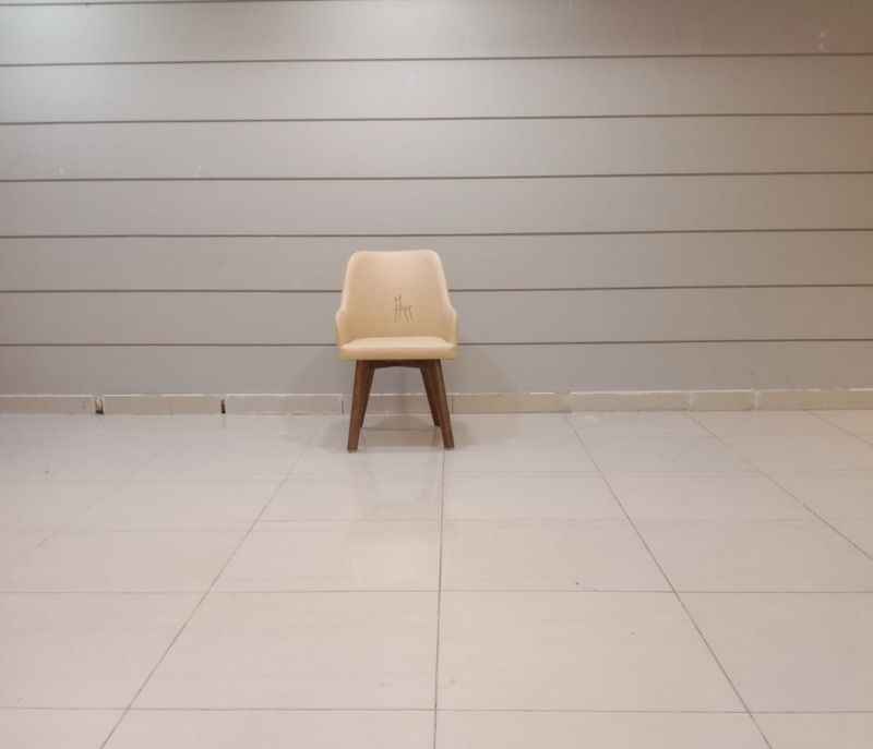 DT Axe - Dc 334  Dining Table 1+ 4 chairs +1 Bench