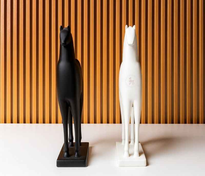 Image 2 for YH-CRA-130 A/B White and Black Ceramic Horse Figurines