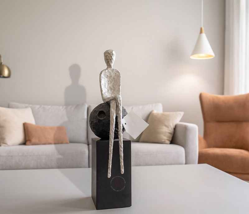 K-RA-46 Showpiece With Metal And Resin