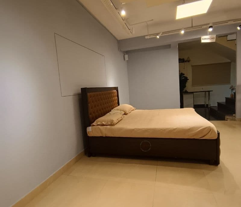 Image 5 for Chester Cot (WF)