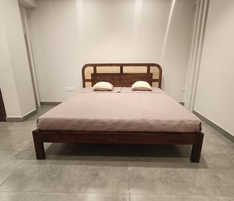 Surano Cane Cot (EC)