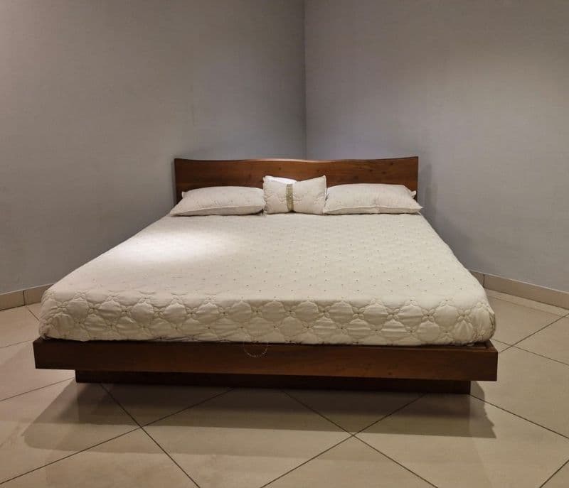 Image 3 for Live Edge Cot (WH)