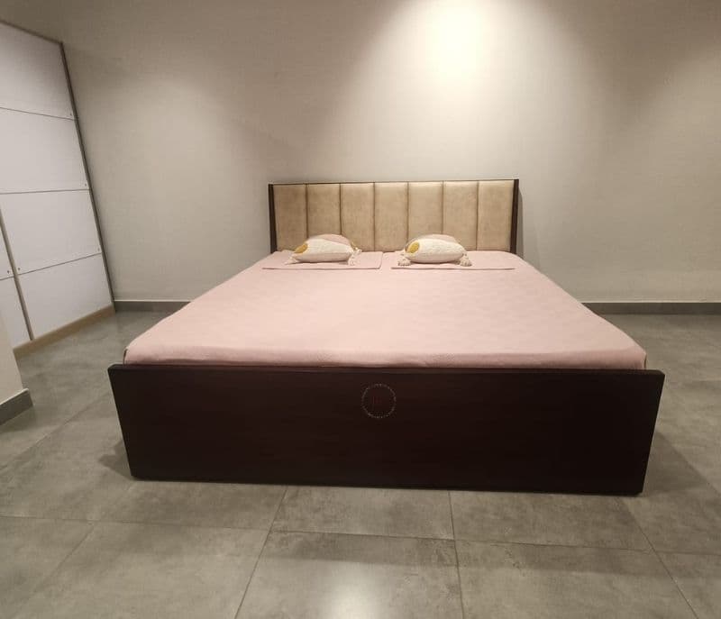 Cushion Patti Cot (EC)