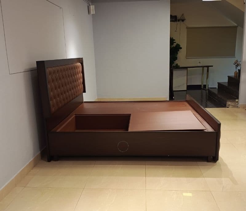 Image 11 for Chester Cot (WF)