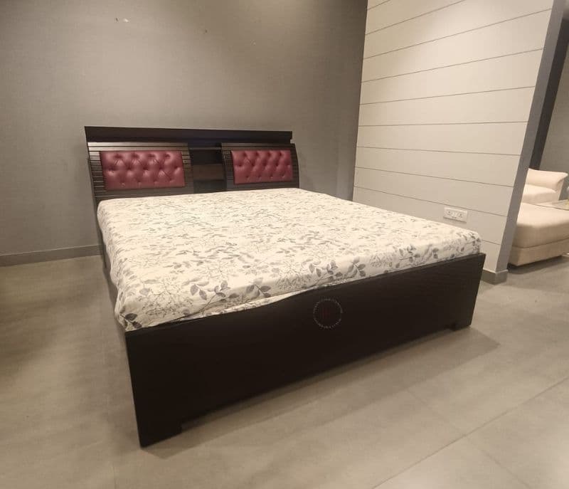 Image 2 for Bahubali Cot (EC)