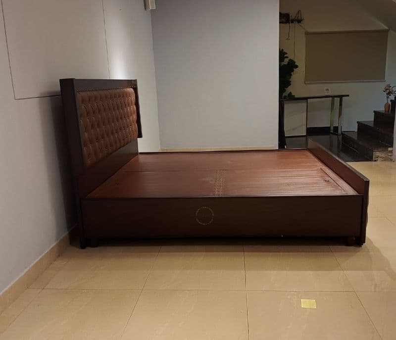 Image 8 for Chester Cot (WF)