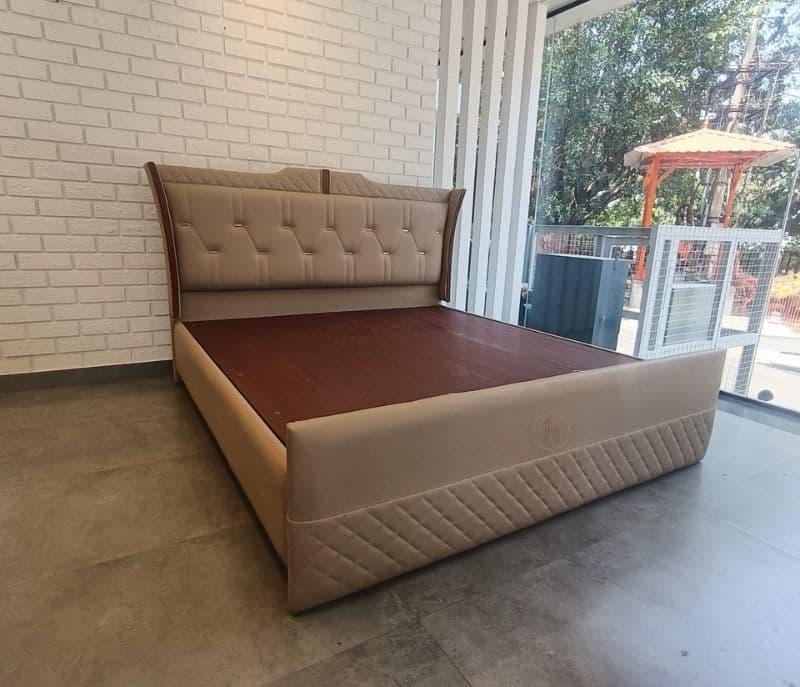 Image 3 for Zury Cot (EC)