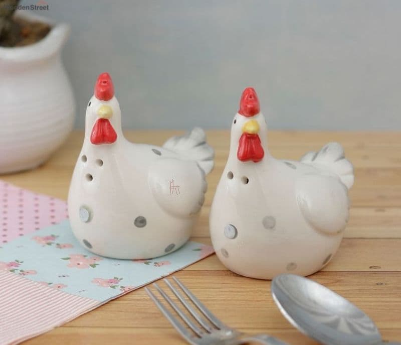 Cielo Hens Salt and Pepper Set