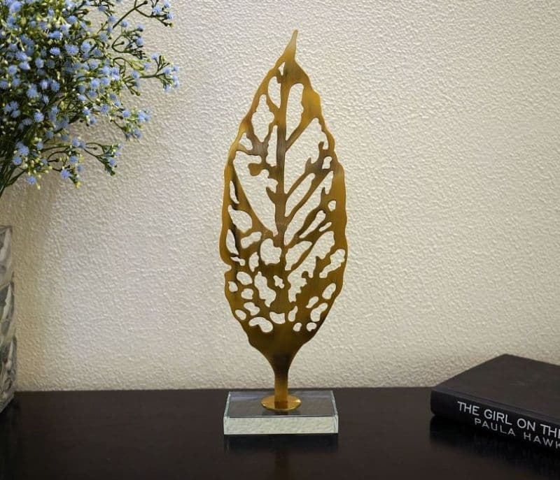 Reign Golden Leaves Table Decor