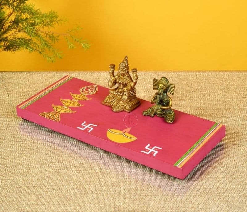 Quinn Laxmi Ganesh Red Puja Chowki