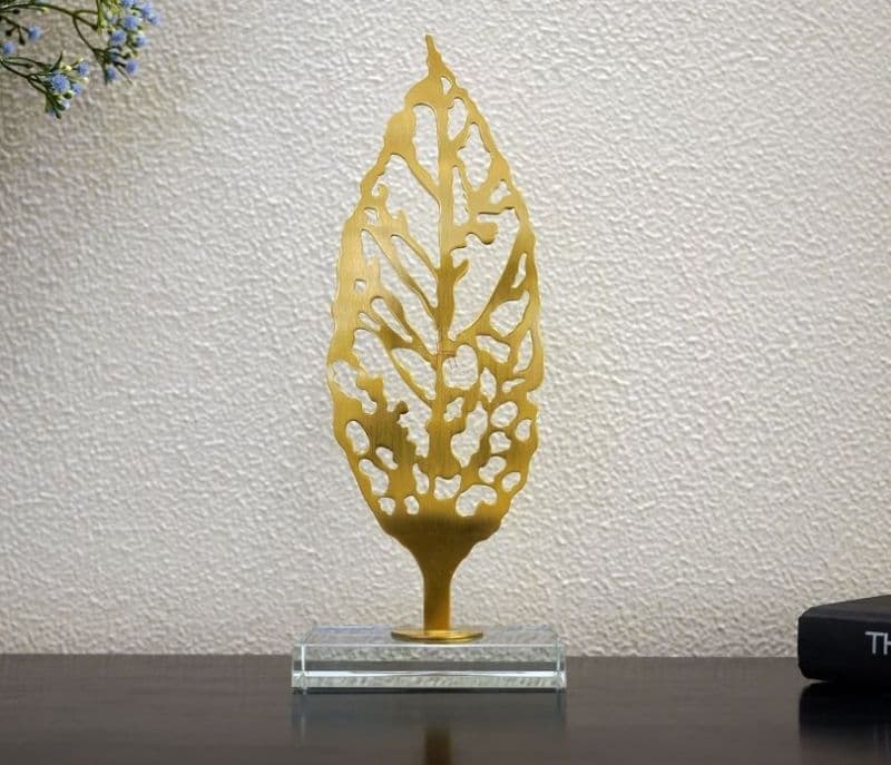 Image 4 for Reign Golden Leaves Table Decor