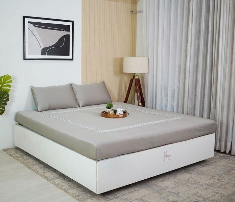 Image 3 for Ariyah Embroidery 300 TC Flat Pure Cotton King Size Bedsheet With 2 Pillow Covers