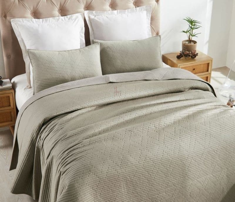 Image 2 for Michelle Barracuda Bedding Set