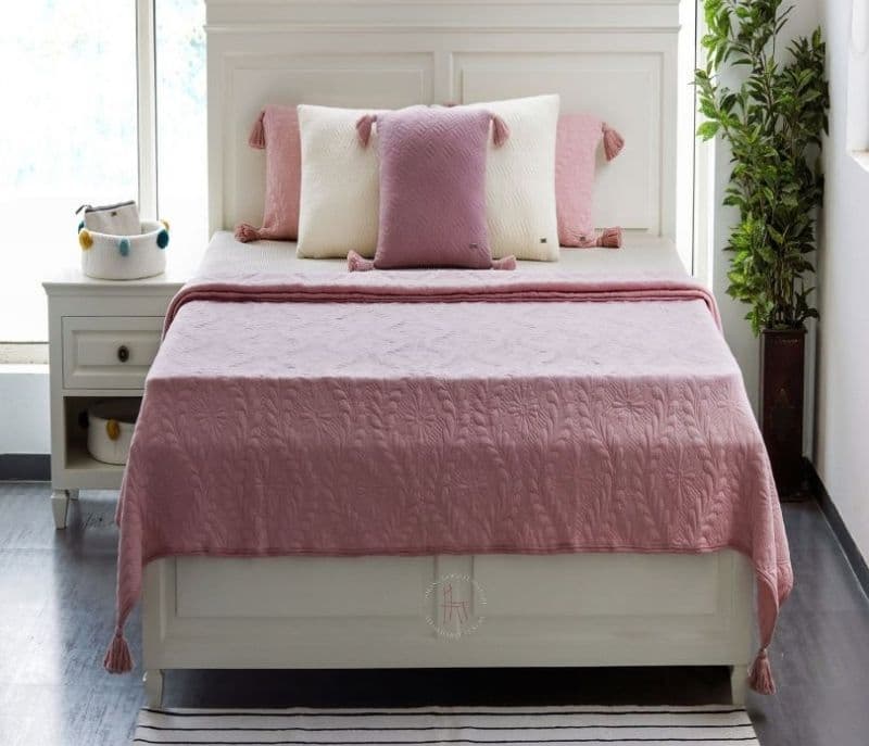 Carmen Floral 100% Cotton Knitted With Polyester Filling King Size Bed Cover with 2 Pillow Covers