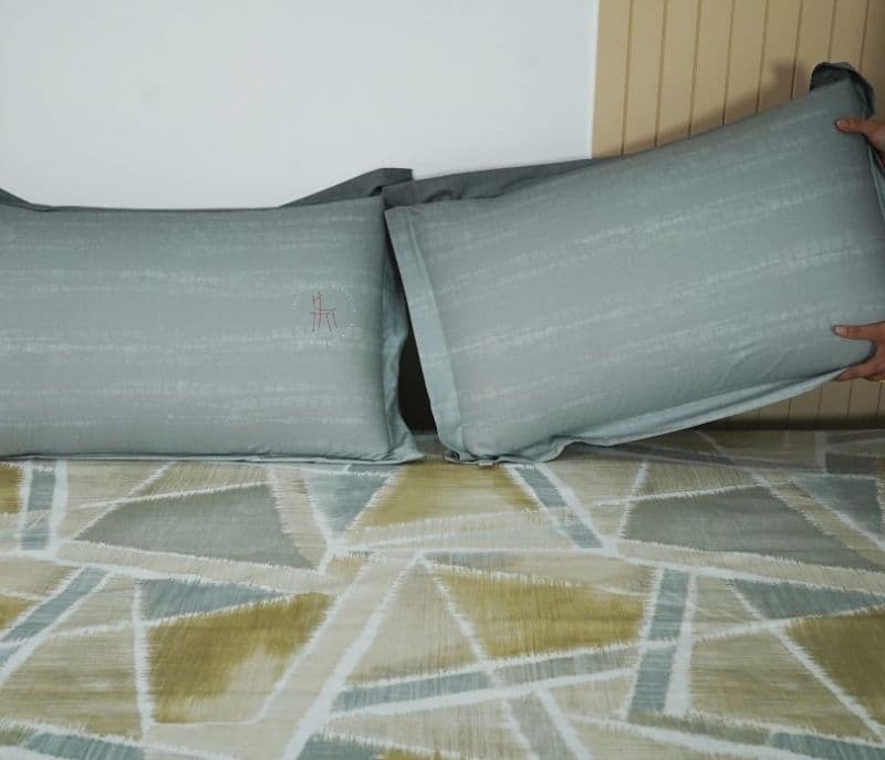 Image 7 for Giselle  Cross 144 TC Flat Pure Cotton Double Size Bedsheet With 2 Pillow Covers