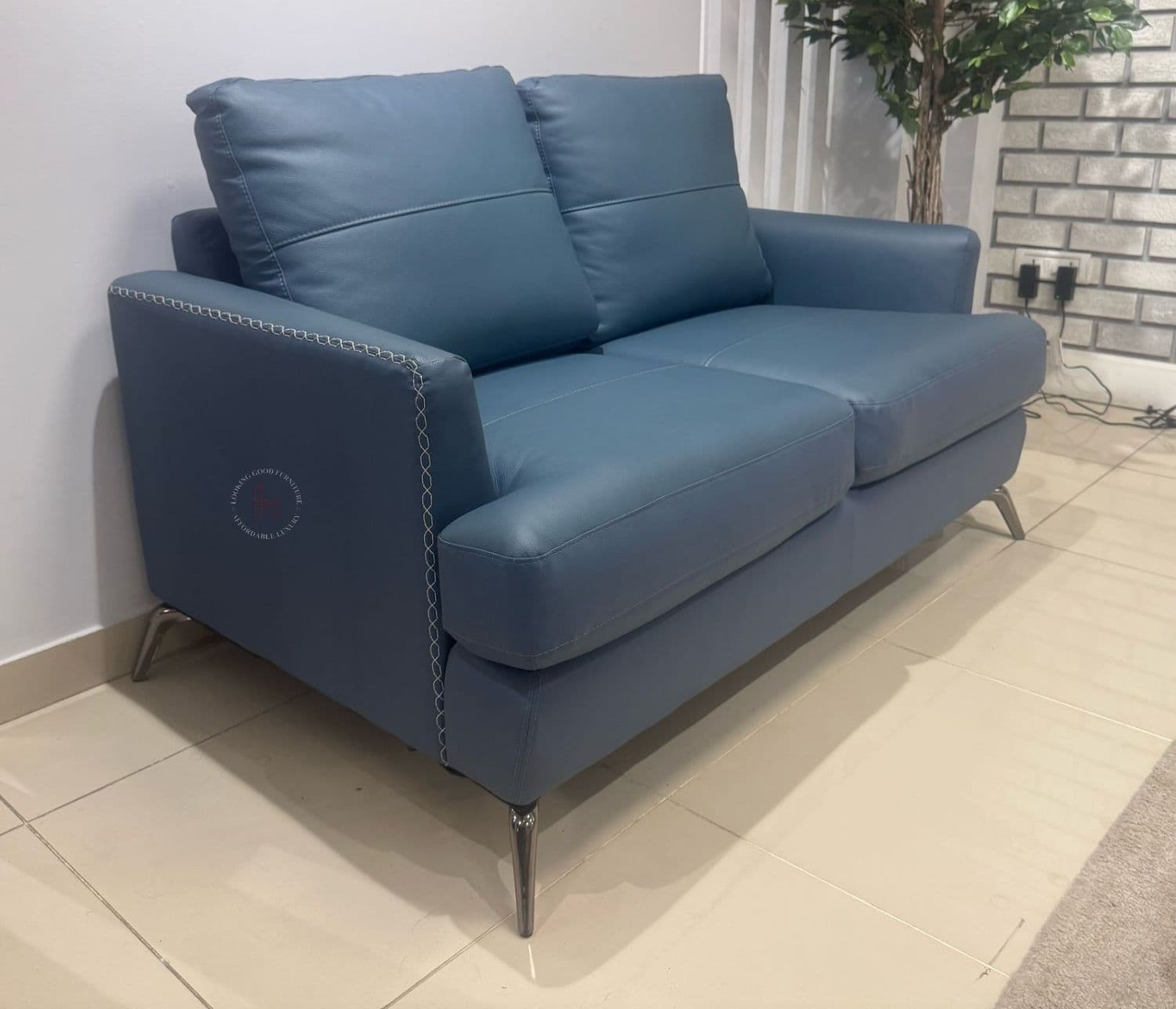 Image 4 for Paris Sofa (BWD OTD)