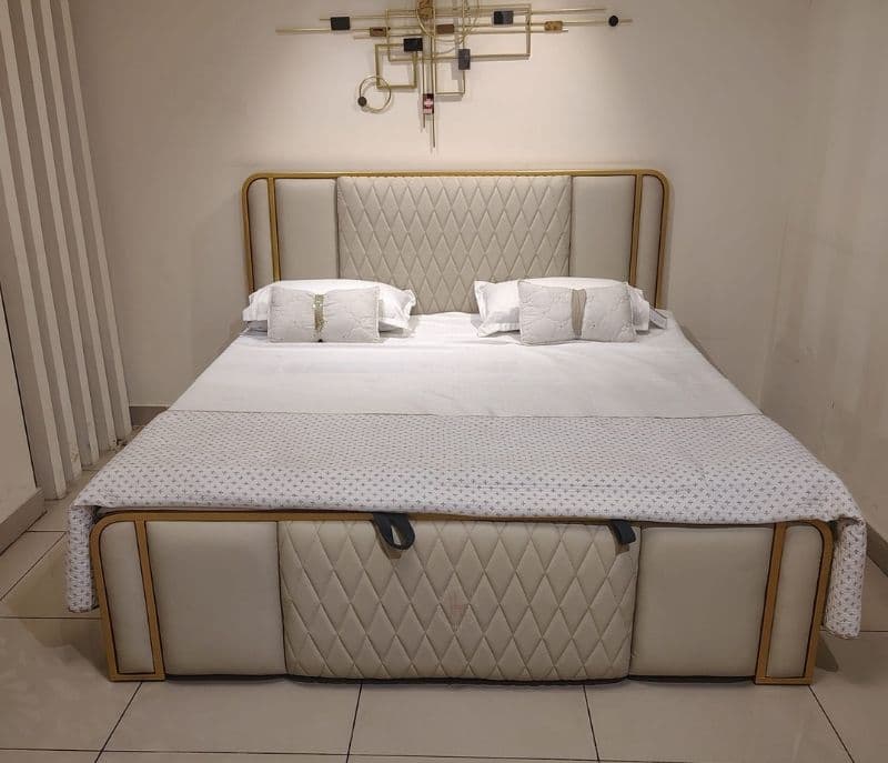 Gold strip cot (BSK)