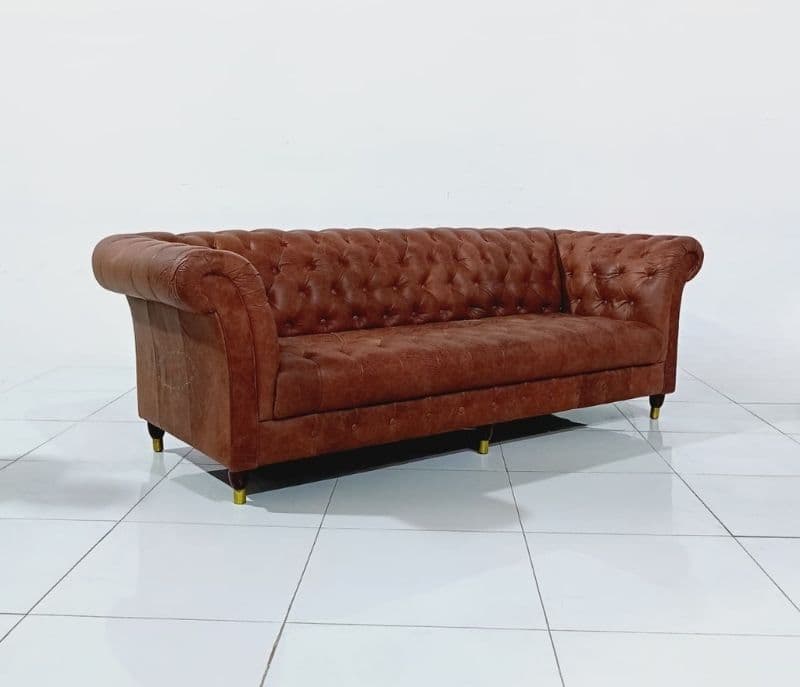 Image 2 for Chester sofa 4 seater (WH OTD)
