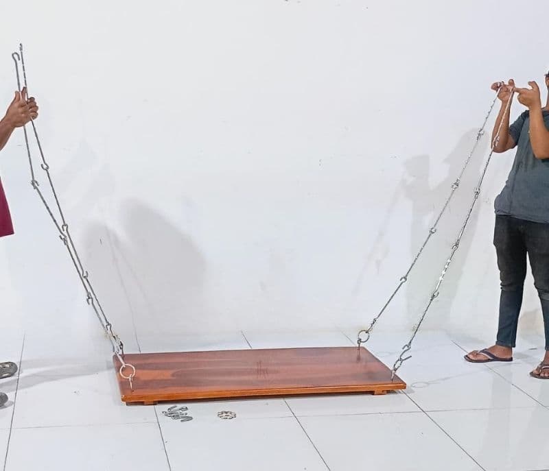 Image 2 for Wood Swing With Chain (WH OTD)