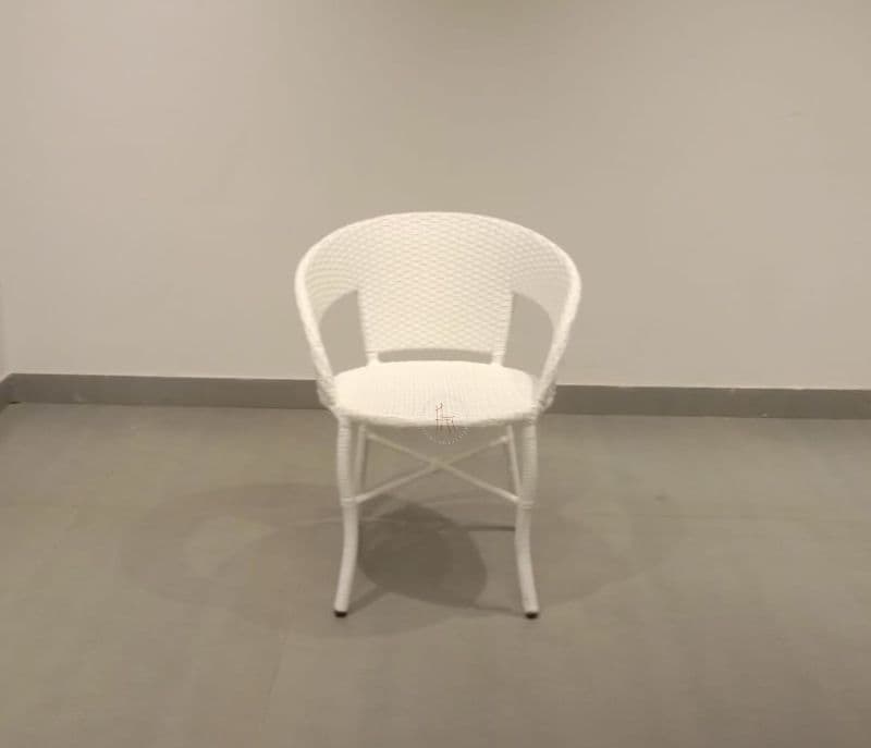 Image 3 for D12 Table 1+2 chairs (EC)