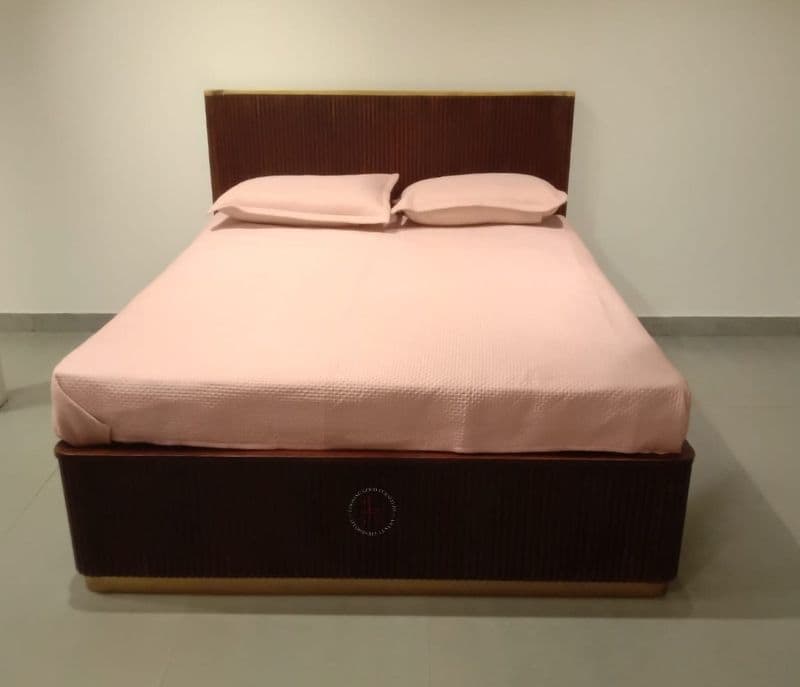 Image 3 for Fluted King size without storage 6.5ft x 5ft (EC)